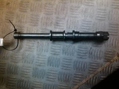 Eje de rueda trasera Yamaha YA5 125cc único 1961-1962 Foto 1 de 4