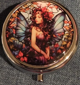 NEU! Rote Fee Pillendose Floral Silberfarben/3 Teiler Spiegel Geschenk/2"D - Bild 1 von 5