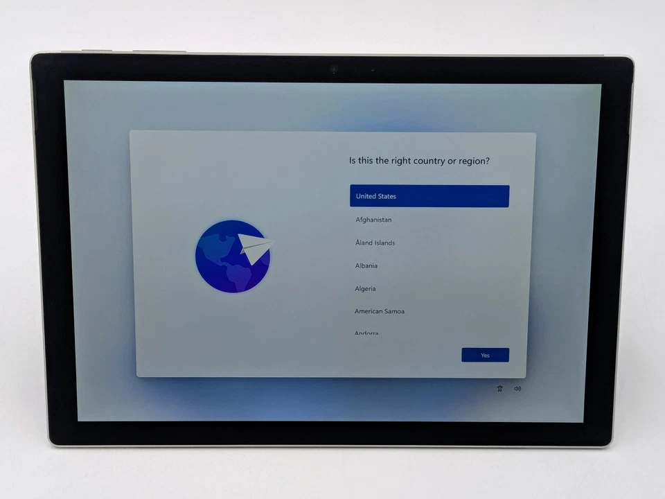 Surface Pro 5 2 en 1 12" 2736 x 1824 táctil M3-7Y30 128 GB 4 GB W11P cámara web IRCam Foto 1 de 4