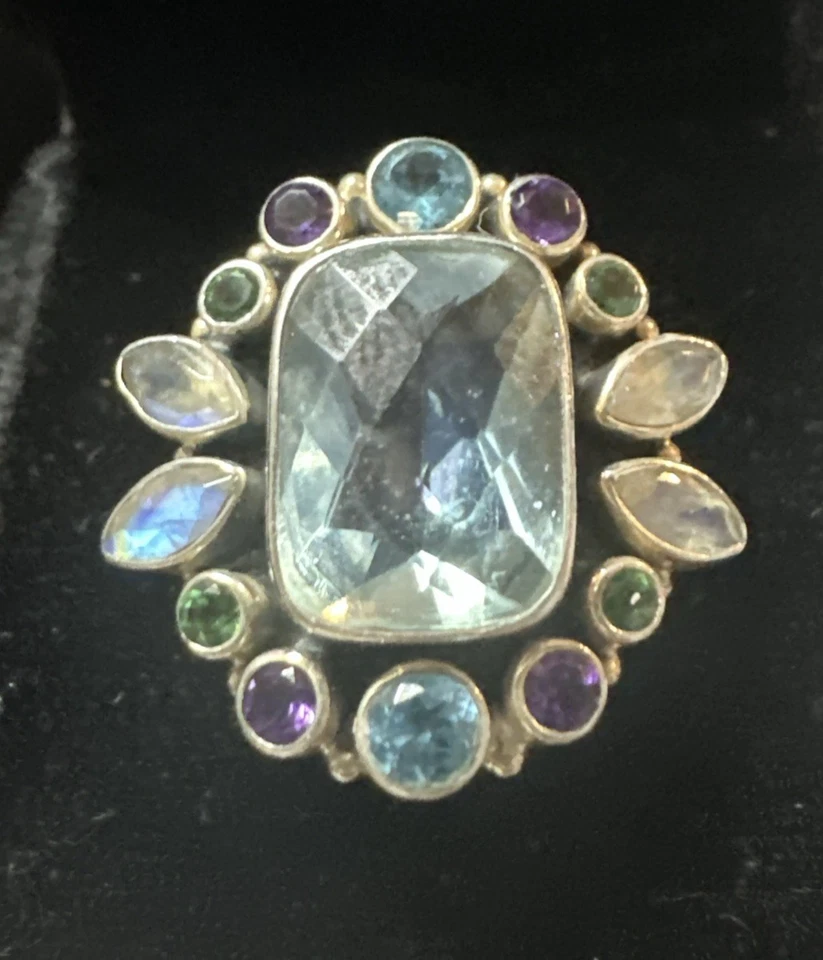 Anillo de plata de ley con múltiples piedras preciosas Foto 1 de 4