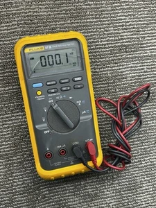 FLUKE 87 III TRUE RMS DIGITAL MULTIMETER MIT KABEL - SCHNELLER VERSAND 46255 - Bild 1 von 8