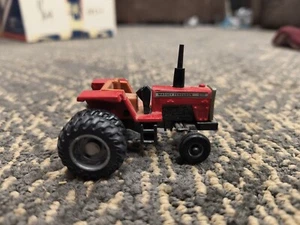 1/64 Scale Massey Ferguson 699 Row Crop Tractor With Duals Drive Ertl Die-Cast - Picture 1 of 6