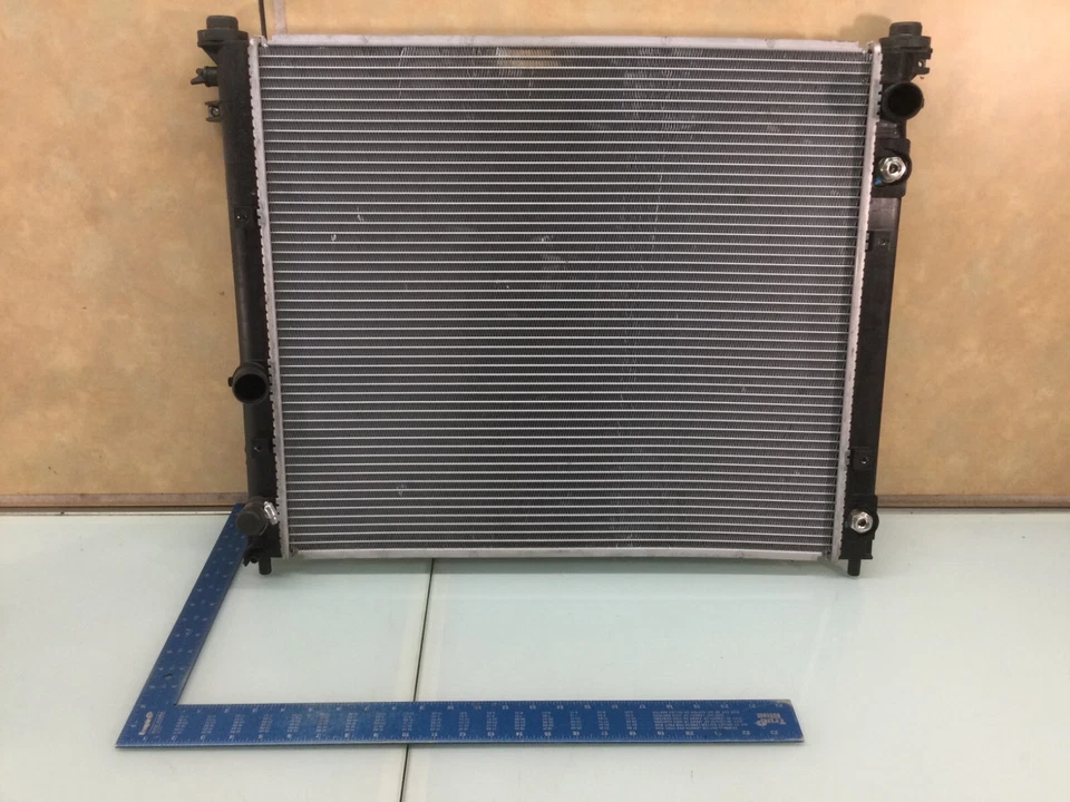 ⭐ Radiador de refrigeración del motor TYC para Cadillac CTS 08-14 3,0 L 3,6 L AT E Foto 1 de 4