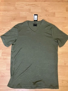 Guess Men's T-shirt - Premium Cotton, Stylish Fit, Casual Wear & Comfortable - Picture 1 of 2