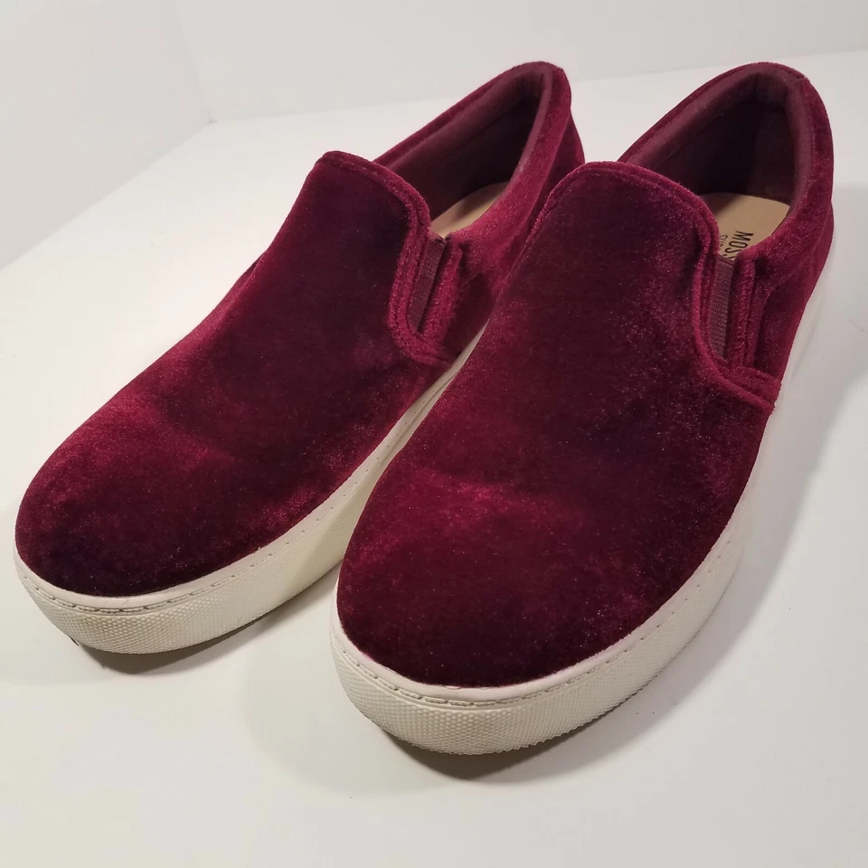 Tênis casual feminino Mossimo slip on flat borgonha veludo vermelho tamanho 6 - Imagem 1 de 4