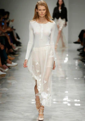 Maxi Falda Larga BLUMARINE Marfil Tul Transparente Floral Bordada 0 4 6 u 8 Foto 1 de 4