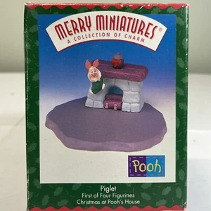 Hallmark MERRY MINIATURES Piglet “ Christmas at Pooh’s House” 1999. READ - Picture 1 of 10