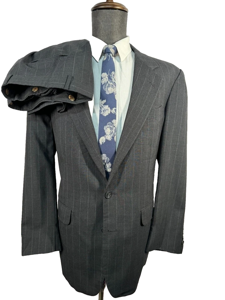 Traje de Colección CORBIN Para Hombres Gris Lana Rayas Plisado 2 Piezas 42L Chaqueta 36x31 Pantalón Foto 1 de 4
