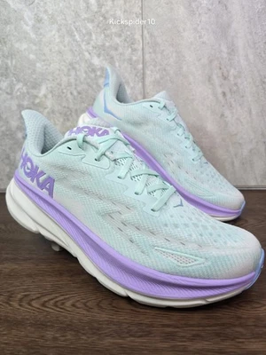 Zapatos deportivos para correr Hoka One Clifton 9 para mujer talla 10,5 iluminados por el sol océano lila Foto 1 de 4