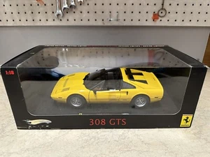 Ferrari 308 GTS 1982 HOT WHEELS ELITE 1/18 P9908 1/5000 Edizione Limitata - Foto 1 di 8