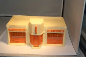 1950s Era Plastic Building Service Station Marx Toys Made in USA - Picture 1 of 5