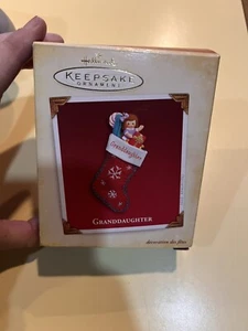 Hallmark Keepsake 2005 NIETA Medias Adorno de Navidad QXG4692 - Imagen 1 de 3
