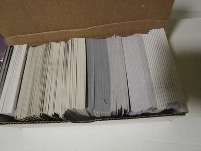 Caja de tarjetas coleccionables surtidas: Marvel, Star Wars, Sliders, etc. Foto 1 de 4