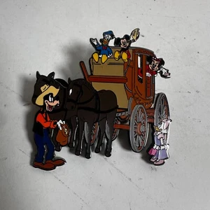 2002 Disney DLR Mickey Minnie Goofy Western Horse Stagecoach Exclusive 3D Pin - Picture 1 of 2