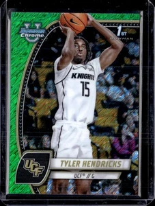 2024-25 Bowman University Chrome #68 Tyler Hendricks Green Shimmer Refractor - Picture 1 of 2