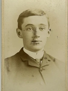 Antique Photo CDV Handsome Man Worcester Massachusetts - Picture 1 of 4