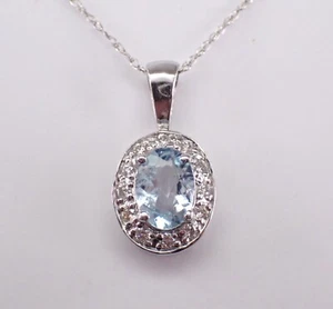 Cadena collar colgante con halo de diamantes y aguamarina de oro blanco de 14K - Imagen 1 de 5