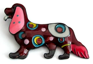 Broche prendedor perro Spaniel, marrón/rosa con características multicolores esmalte sobre metal - Imagen 1 de 2