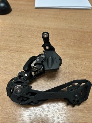 Shimano 105 Di2 RD-R7150 12-fach Schaltwerk E-Tube - (BESCHÄDIGT FÜR TEILE) - Bild 1 von 4