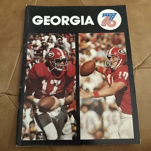 Vintage 1976 Georgia Bulldogs Football Media Guide Program - Picture 1 of 2