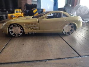 Maisto Mercedes-Benz McLaren SLR Ala de Gaviota Escala 1:18 Diecast Dorado-Usado-Sin Caja - Imagen 1 de 21
