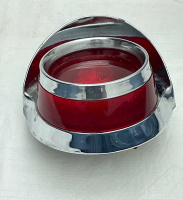 NOS GM 1956 Pontiac Luz Trasera Lente y Base Luz Trasera Lámpara Cromo Carcasa Bisel Foto 1 de 4