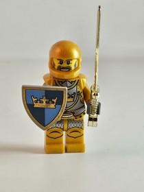 LEGO Castle Gold Knight cas415 Fantasy Era 7079 Minifigure Incomplete