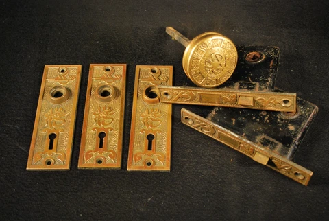 EASTLAKE VICTORIAN BRASS DOOR HARDWARE / ARABIC STYLE / 2 LOCKS 3 PLATES 1 KNOB Cover
