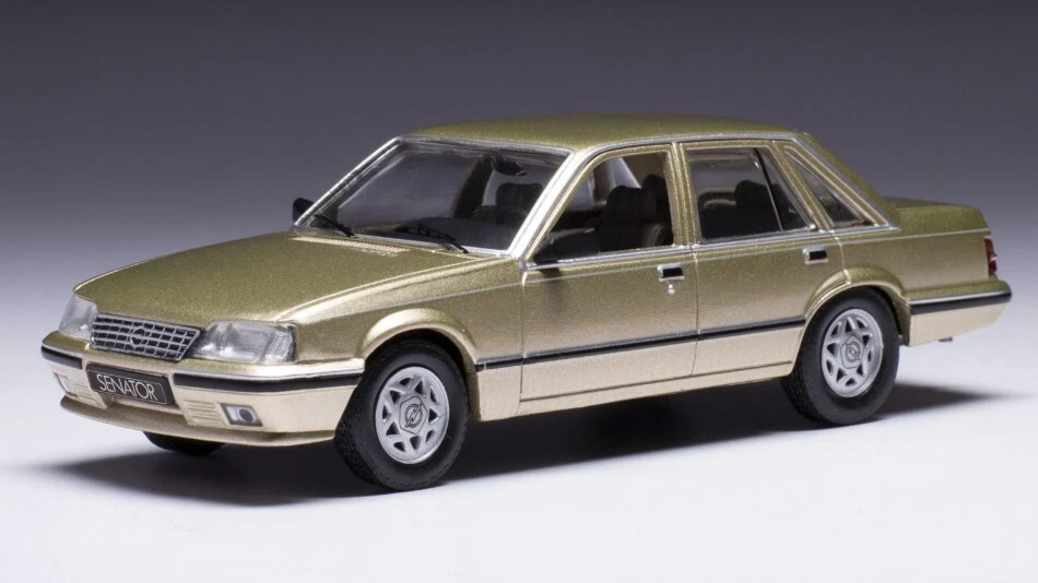 Vauxhall Senator A2 1983 Metallic Beige 1:43 Model Ixo Model — 第 1/1 张图片