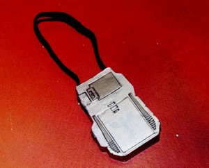 STAR TREK TNG/DS9 STARFLEET MEDICAL KIT ACTION FIGURE ACCESSORY (ART ASYLUM) - Picture 1 of 3