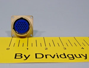 HRS JR25RK-24S 24 PIN Circular FEMALE Connector; Threaded Lock Receptacle - Picture 1 of 3