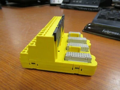 👀 EMERSON SLS TERMINAL BLOCK KJ2201X1-HA1 / 12P3322X022  - Image 1 of 4