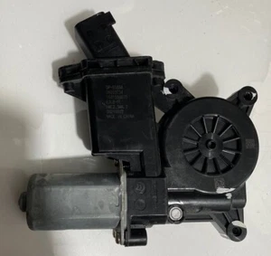 2017-2019 Buick LaCrosse Driver Side Front Left  Window Motor OEM PN: 84568367 - Picture 1 of 2