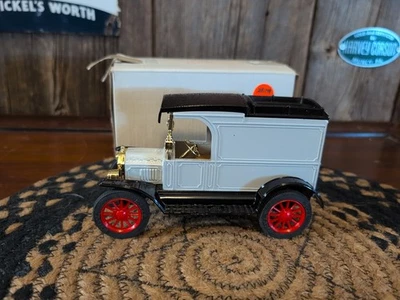 Ertl 1913 Ford Model T Van Die-cast Coin Bank  - Image 1 of 4