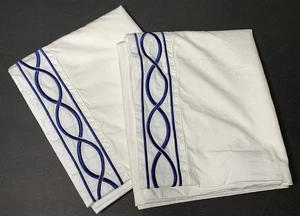 Set 2 Pottery Barn Pillowcases Standard Embroidered Opening Blue Chain Pattern - Picture 1 of 7