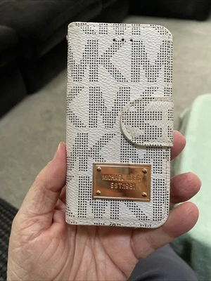 Michael Kors  Leather Folio Credit Card Case Wallet For Smaller iPhone New - Image 1 of 4