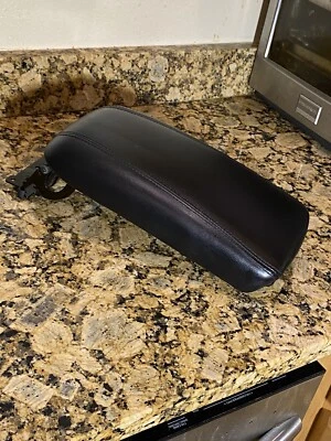 Chrysler 200 2015 2016 2017 reposabrazos consola central tapa reposabrazos cuero negro OEM Foto 1 de 4