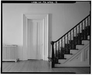 5. Interior, pasillo delantero y escalera, desde el noreste - Trewendt House, 200 - Imagen 1 de 1