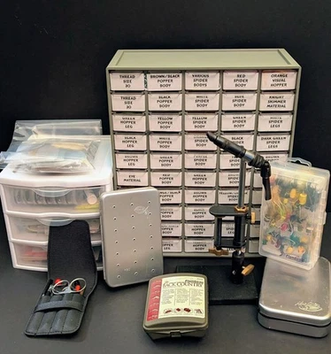 PAQUETE Cajas de Pesca Popper para Atar Moscas, Plumas, Piel, Tornillo/Herramientas, Doblaje, Flash Foto 1 de 4