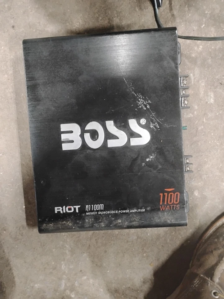 Автомобильный усилитель Boss Audio Riot R3004 1200 Вт класс A/B - Изображение 1 из 1