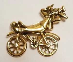 Disney GOOFY ON BICYCLE Brooch  Pin Gold Tone Bike 2" - Picture 1 of 8