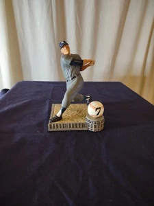 The Hamilton Collection Mickey Mantle "The Switch Hitter Connects " Figurine - Picture 1 of 8