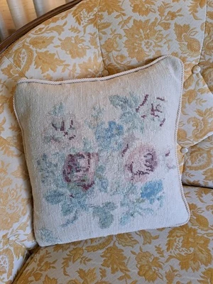 Ralph Lauren Highfields Almohada Floral Punta de Aguja Lana Falsa con Inserto Cottagecore Foto 1 de 4