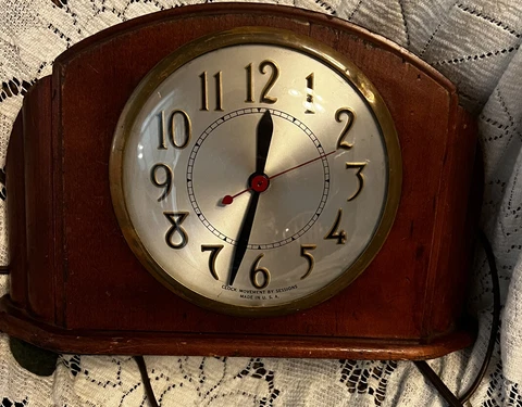 Vintage Sessions Wood Case Desk Mantle Clock Works Cover