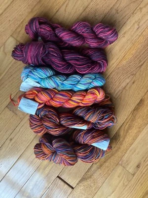 Lote de 6 madejas pintadas a mano Koigu KPPPM diseños paleta de pintor Merino Foto 1 de 4