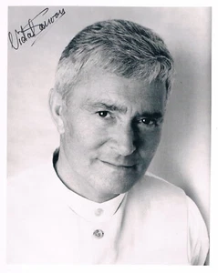 Vidal Sassoon 1928-2012 genuine autograph signed 8x10" photo British hairstylist - Picture 1 of 1