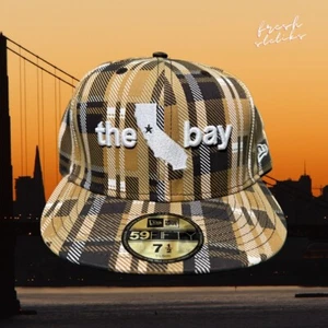 Cappello aderente New Era x The Bay - Golden State Warriors 59Fifty 7-1/2 - Foto 1 di 2