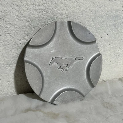 1999-2004 Ford Mustang GT alumínio prata aro roda centro cubo tampa XR33-1A096-CB - Imagem 1 de 4