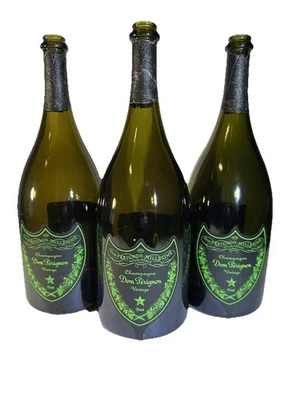 Juego de 3 botellas vacías luminosas Dom Perignon Brut Foto 1 de 4