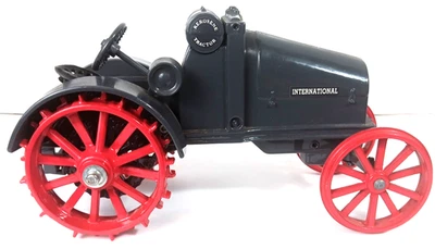 1/16 International 8-16 Kerosene Farm Tractor Die Cast Toy IH Kansas Trade Fair - Image 1 of 4